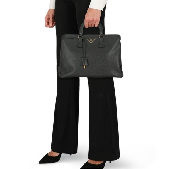 PRADA 
Saffiano Lux Large Tote Cocoa Brown - Picture 6 of 16